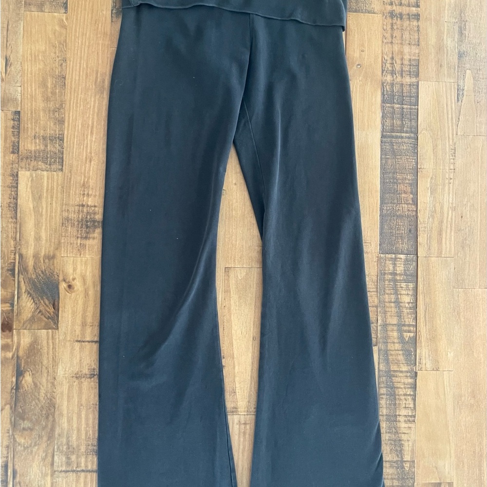 Victoria’s Secret yoga pants